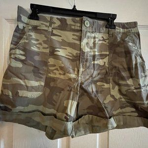 NEW! Sanctuary Social Standard Women's Hero Utility Short Size L: Camo